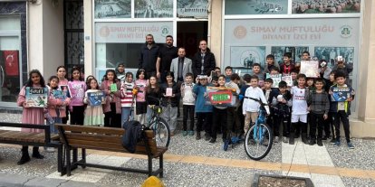 Simav Diyanet Genç Ofisi’nden öğrencilere hediye sürprizi