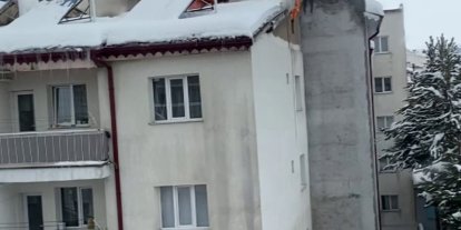 Sivas’ta çatıda çıkan yangın paniğe neden oldu