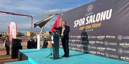 Bakan Bak: "12 milyon vatandaşımıza yüzme öğrettik"