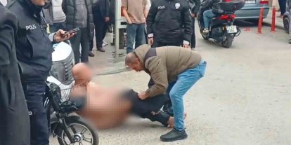 Samsun’da çıplak halde caddede dolaşan şahıs gözaltına alındı