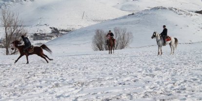 Asırlık gelenek cirit Bayburt ve Erzincan’da yaşatılıyor