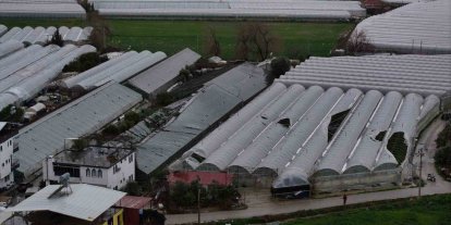 Seydikemer’de hortum, fırtına ve dolu seraları vurdu