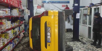 Bakım için servise bırakılan taksi liftten düştü