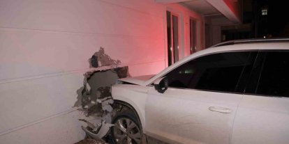 ’Dur’ ihtarına uymadı, kaza yapınca durmak zorunda kaldı