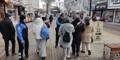Kütahya’da semt pazarlarında dolandırıcılığa karşı bilgilendirme çalışması