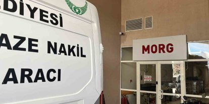 Kusmuğu boğazına kaçan bebek hayatını kaybetti