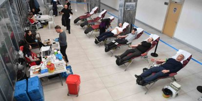 Büyükşehir ve ERÜ iş birliğinde düzenlenen kan bağışı kampanyasına belediye personelinden destek