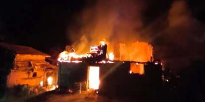 Sinop’ta çıkan yangında ev küle döndü