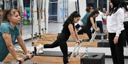 Mersin’de kadınlar reformer pilatesle bedenen ve ruhen güçleniyor