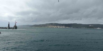 Çanakkale Boğazı fırtına nedeniyle trafiğe kapandı