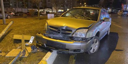 Çorum’da otomobil sinyalizasyon direğine çarptı: 1 yaralı