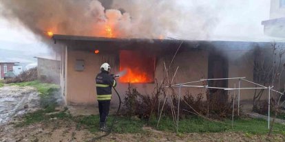 Altınözü’nde ev yangını