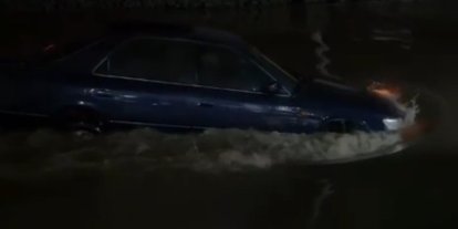 Sel sularında gemi gibi ilerledi