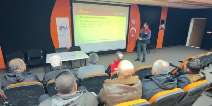 Yüksekova’da hayvan nakliyecileri ve celeplere ’refah’ eğitimi