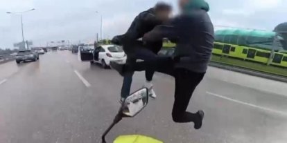 Uçan tekmelerin bedeli ağır oldu... Ehliyetlerine el konuldu, psikotekniğe sevk edildi