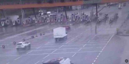 Bursa’da otoyolda pes dedirten görüntü: Ters şeritte kilometrelerce ilerledi