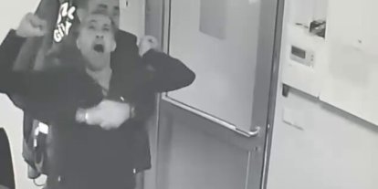 Engelli çalışan, güvenlik görevlisinin heimlich manevrasıyla hayata tutundu