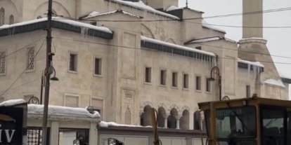 Patnos’ta kar temizleme çalışması aralıksız sürdürülüyor