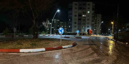 Uşak’ta sağanak yağış sonrası dolu etkili oldu