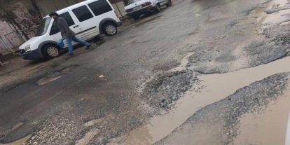 Vatandaşlardan bozuk yol tepkisi