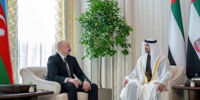 Azerbaycan Cumhurbaşkanı Aliyev, BAE Devlet Başkanı Nahyan ile bir araya geldi