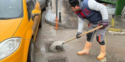 Bayburt’ta mazgallar don tehlikesine karşı tuzlanıyor