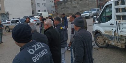 Motosikletle kamyonet çarpıştı: 2 yaralı