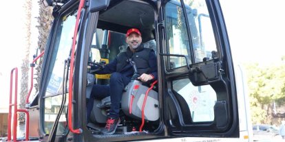 Söke Belediyesi’ne 15 tonluk ekskavatör