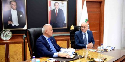 Bakan Ersoy’dan Başkan Er’e ziyaret