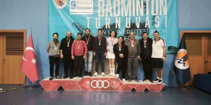 Niğdeli veteran badmintonculardan 14 madalya