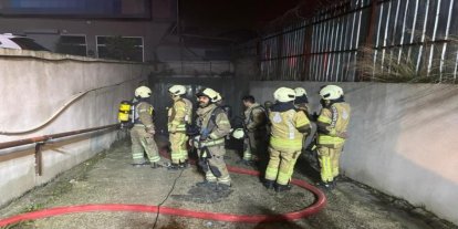 Avcılar’da tekstil atölyesine ait depo alevlere teslim oldu