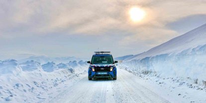 Beyaza bürünen Bayburt’ta jandarma ekipleri görev başında