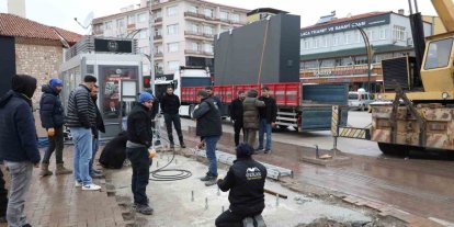 Alaca Cumhuriyet Meydanı’na dev led ekran kuruldu