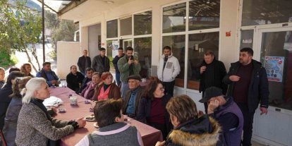 Başkan Subaşı, yangın sonrasında yeniden inşa edilen evin sakinleriyle bir araya geldi.