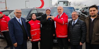 Türk Kızılay Karabük Şubesi’ne yeni hizmet aracı