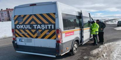 Kars’ta okul servislerine trafik denetimi