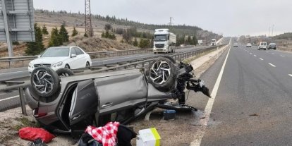 Kontrolden çıkan otomobil ters döndü: 2 yaralı