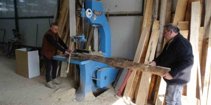 Depremin ayırdığı Cömert ailesi hayata tutunmaya çalışıyor