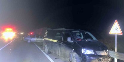 Kastamonu’da minibüs ile otomobil çarpıştı: 4 yaralı