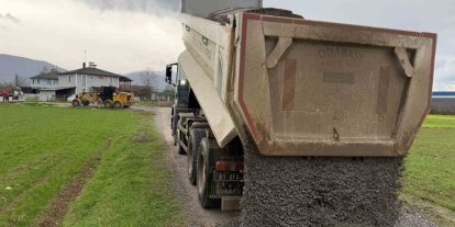 Gümüşpınar köyünde yollar açılıyor