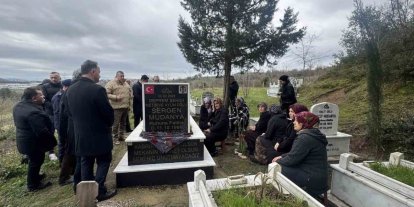 Depremde ölen Sergen Mudanya mezar başında anıldı