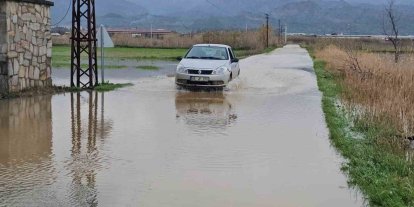 Sultanhisar’da kurutma kanalı taştı, tarım arazileri göle döndü
