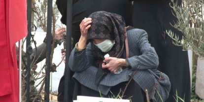 Adıyaman’da deprem şehitliğine duygusal ziyaret