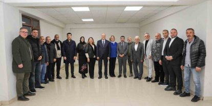 Düzce Belediyesi eski meclis üyeleri Başkan Özlü ile buluştu