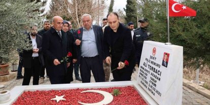 Deprem şehidi polis memuru Ali Torbacı, mezarı başında anıldı