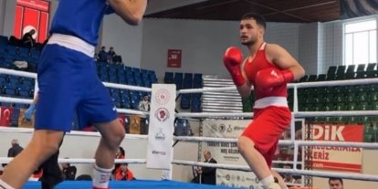 Ağrılı boksör Sezgin Acar Türkiye üçüncüsü oldu