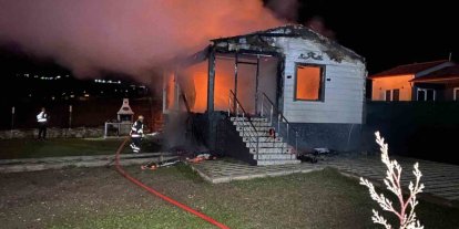 Çorum’da bağ evi alevlere teslim oldu