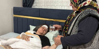 Kayseri’de aracın, refüjdeki yayaların arasına daldığı kazada kamerada