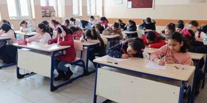 Ağrı’da gerçekleştirilen Siyer Yarışmasına yüzlerce kişi katıldı