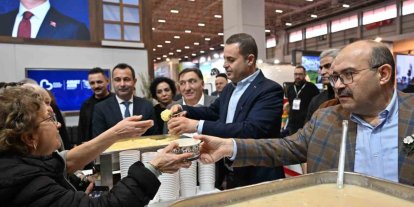 Vali İsmail Ustaoğlu, EMITT’te Balıkesir standına hayran kaldı